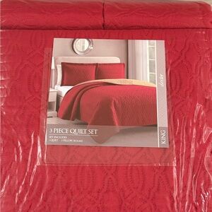 Red King 3-Piece Quilt Set